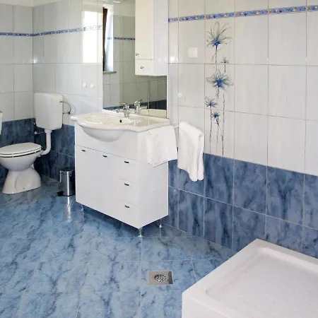 Apartment Jurani - Ipc155 דירה Pićan